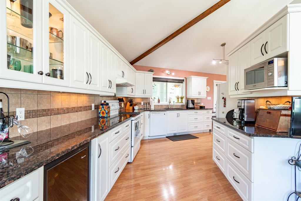 Property Photo: 2 Keith Crescent MB R0E 2C0