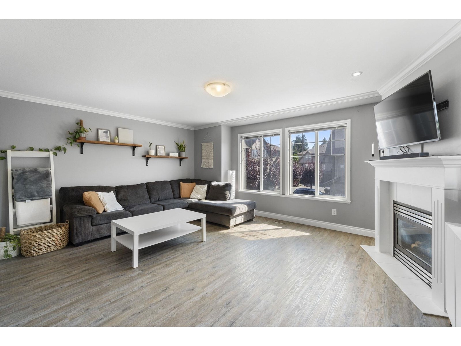 Property Photo:  46321 Cessna Drive 5  BC V2P 1A7 