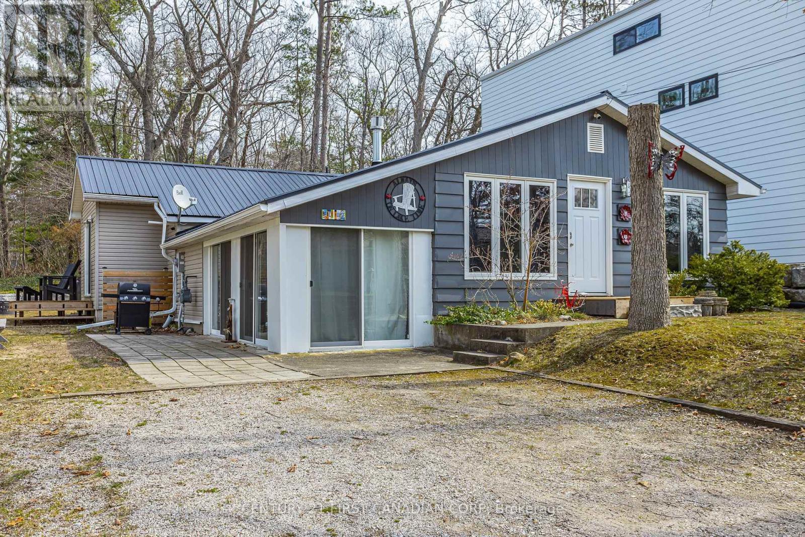 Property Photo:  37 Walker Street  ON N0M 1T0 
