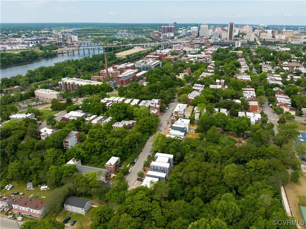 Property Photo: 3008 E Franklin Street VA 23223