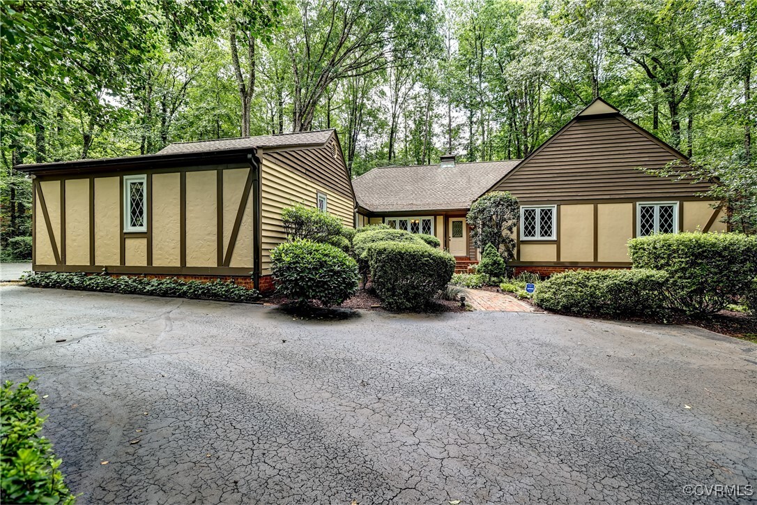 2440 Camelback Road  Chesterfield VA 23236 photo