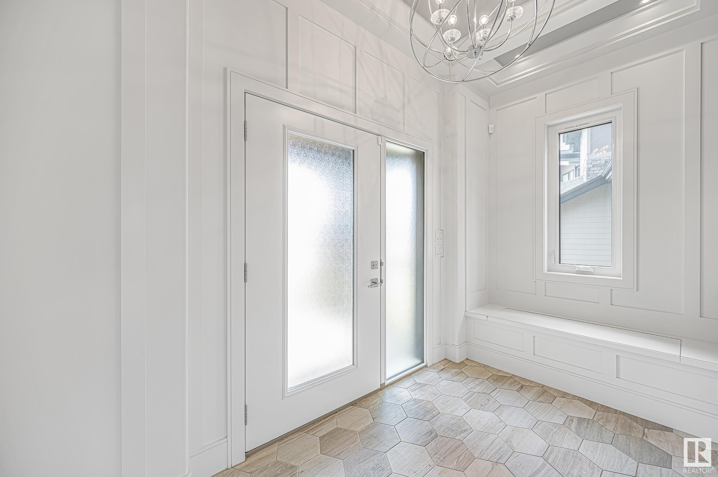 Property Photo:  1197 Hainstock Green SW  AB T6W 3B6 