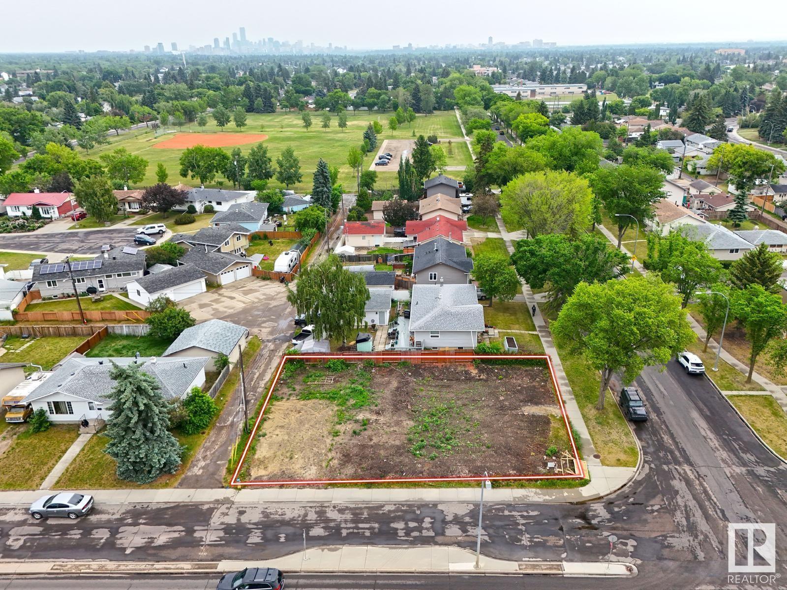 16222 92 Avenue NW  Edmonton AB T5R 5C6 photo