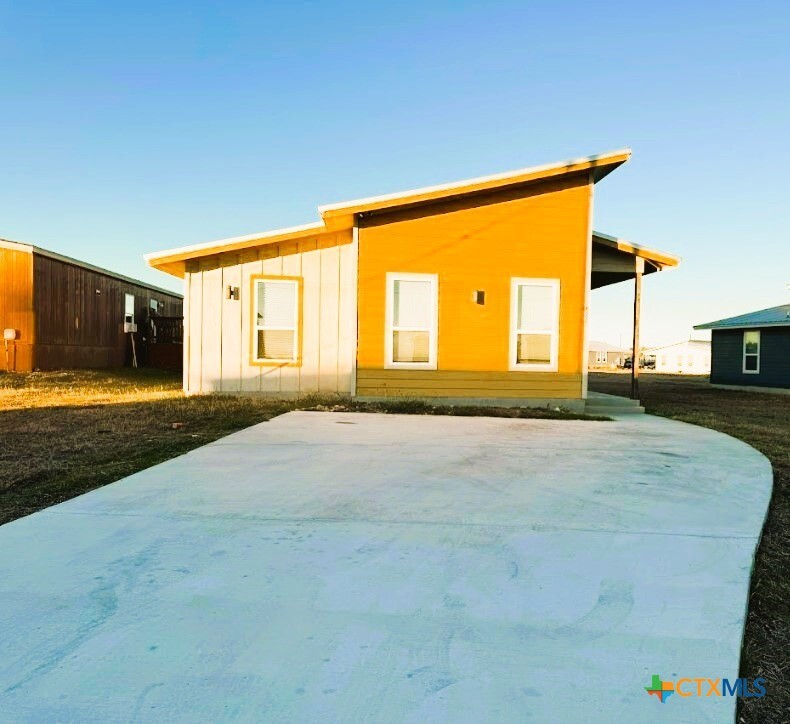 427 Pintail Loop  San Marcos TX 78666 photo