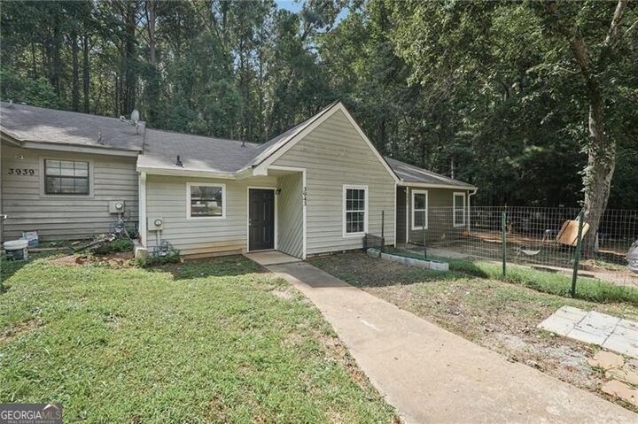 Property Photo: 3943 Henry Court GA 30101