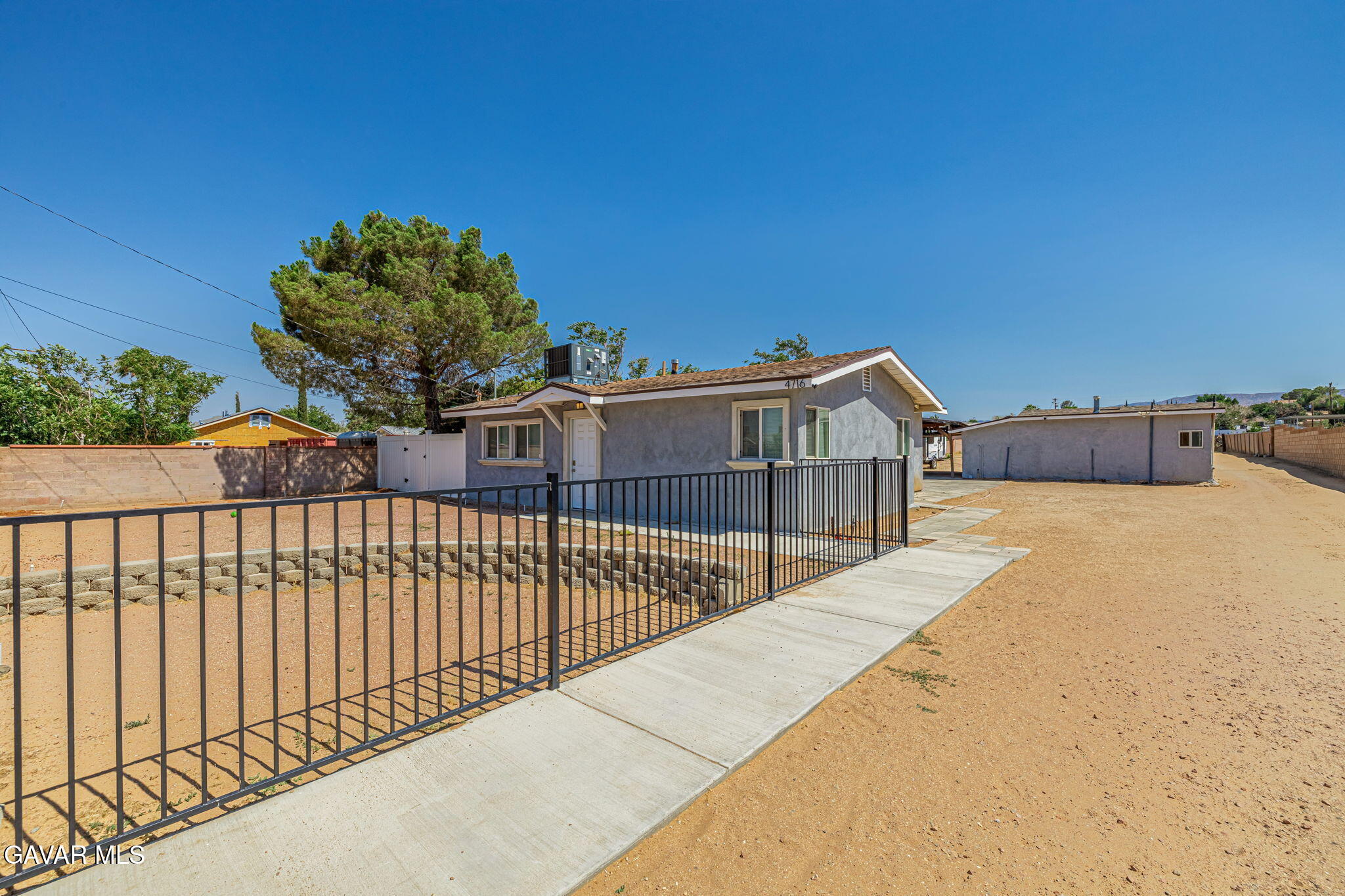4716 W Avenue L10  Lancaster CA 93536 photo