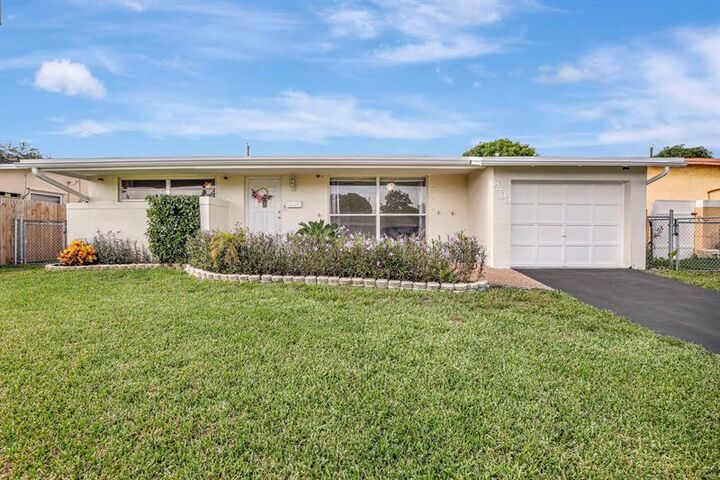 8400 NW 25th St  Sunrise FL 33322 photo