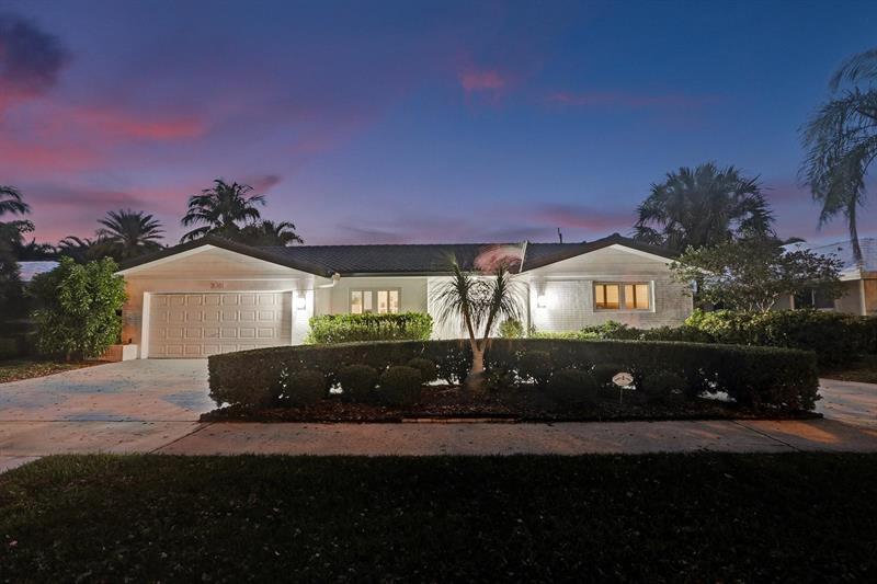 Property Photo:  2051 NE 59th Ct  FL 33308 