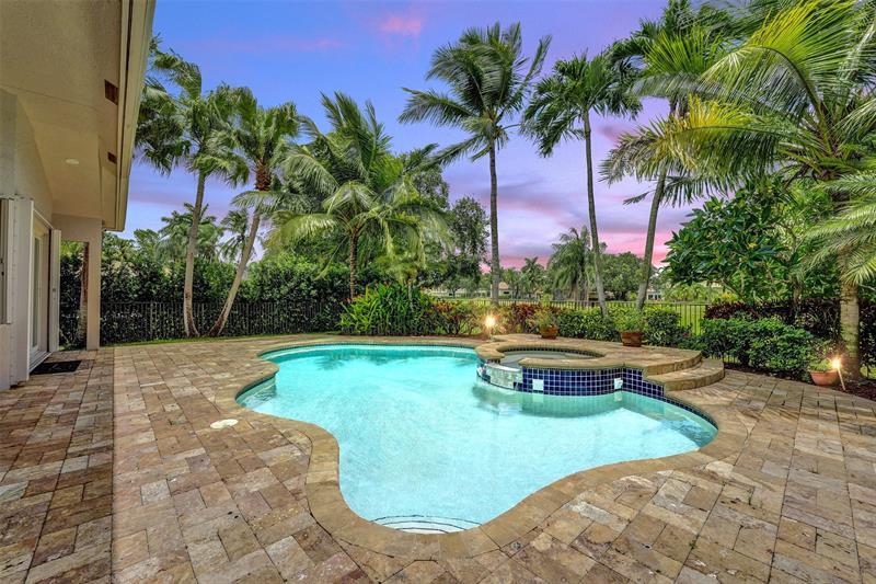 Property Photo:  2524 Princeton Ct  FL 33327 