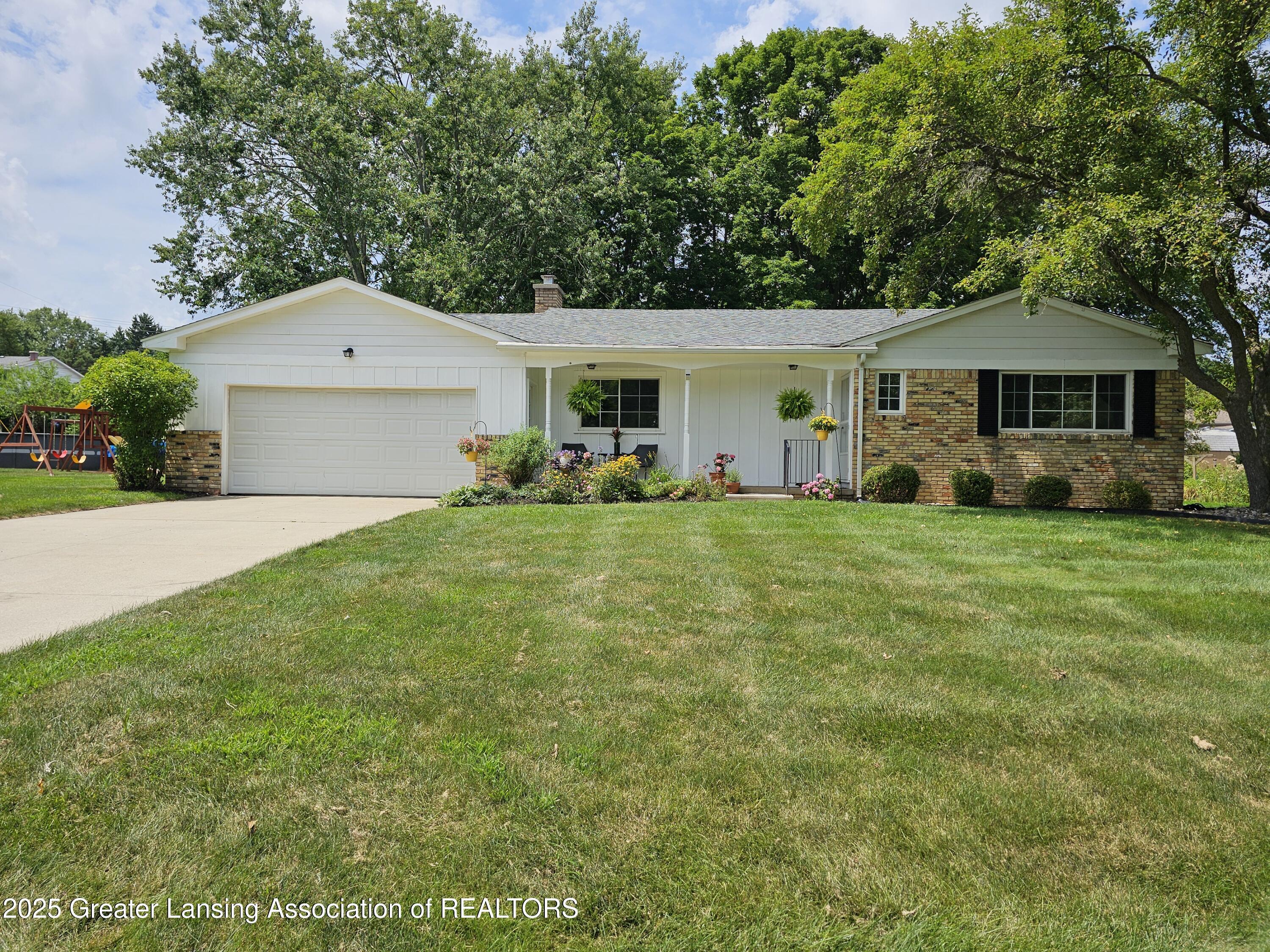 2835 Fontaine Trail  Holt MI 48842 photo