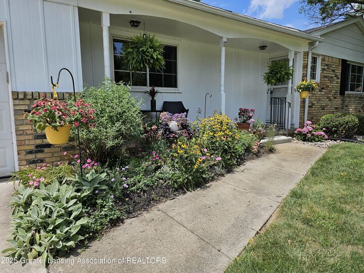 2835 Fontaine Trail  Holt MI 48842 photo