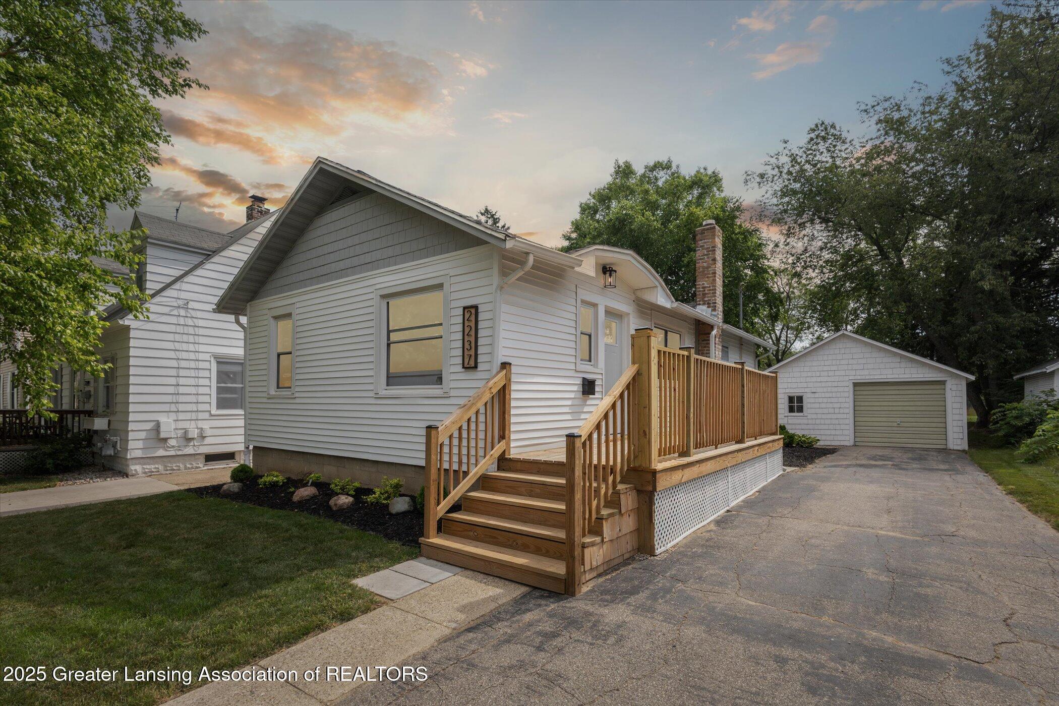 2237 Sunnyside Avenue  Lansing MI 48910 photo
