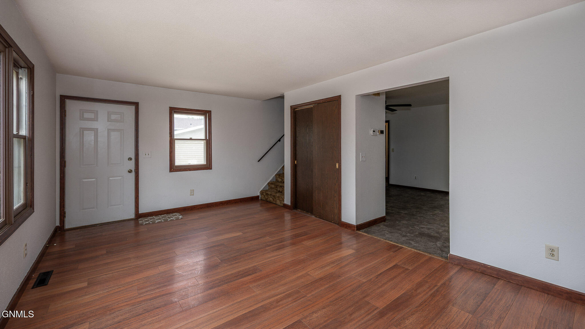 Property Photo: 409 6th Avenue NE ND 58545