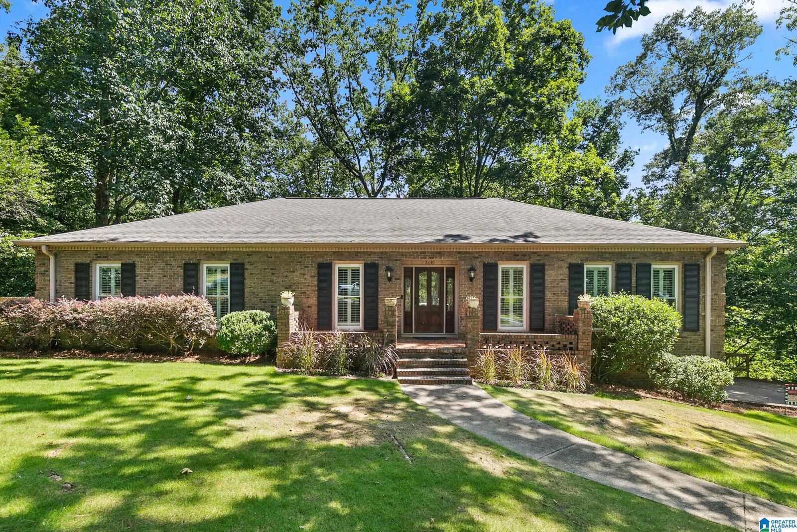 Property Photo: 2649 Foothills Drive AL 35226