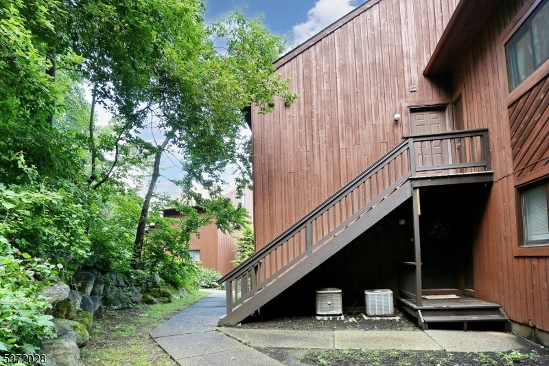 Property Photo: 6 Brandywine Ct 8 NJ 07462