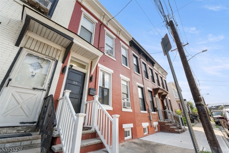 39 Emmet St  Newark City NJ 07114 photo