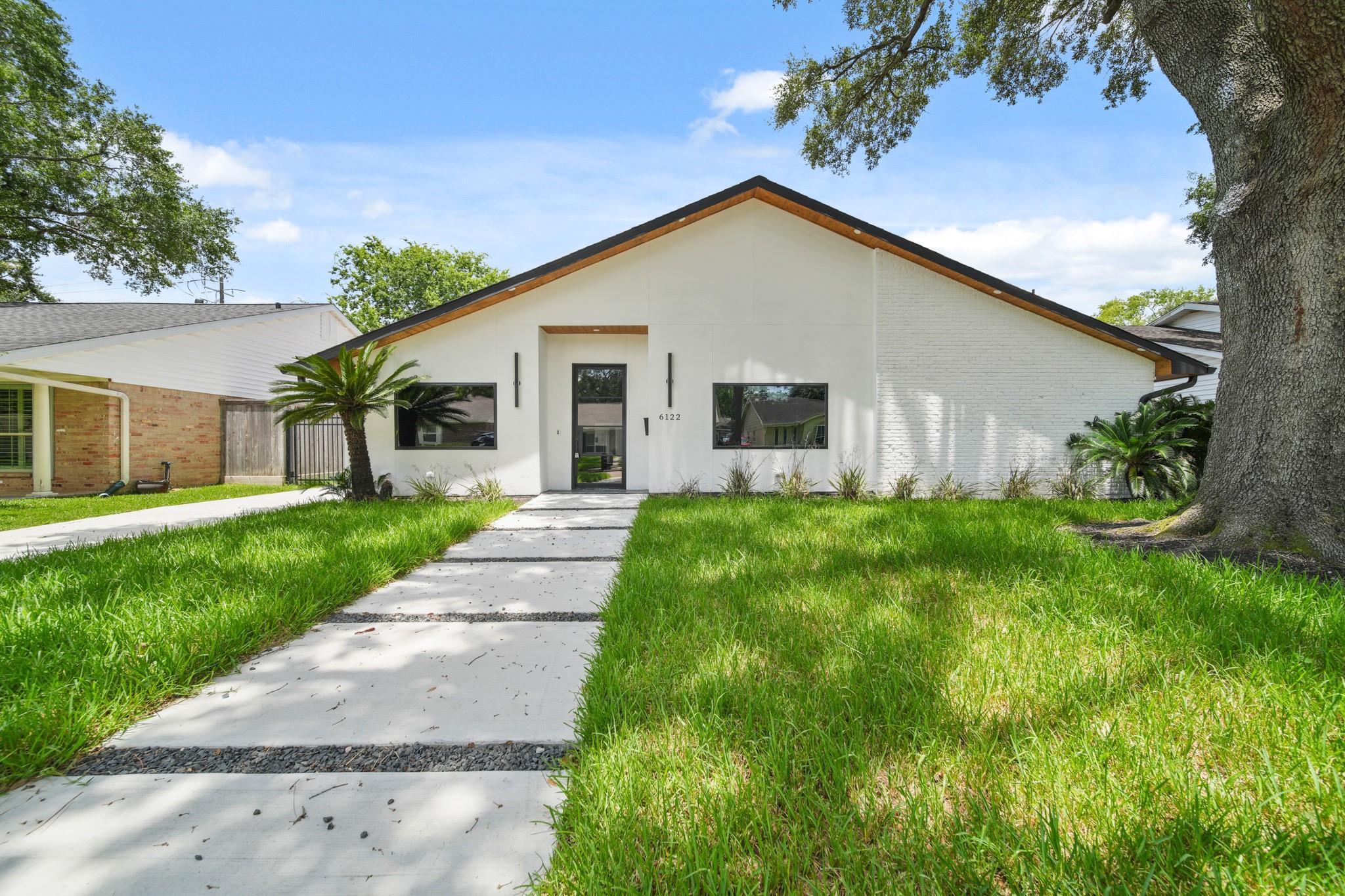 Property Photo: 6122 Rutherglenn Drive TX 77096