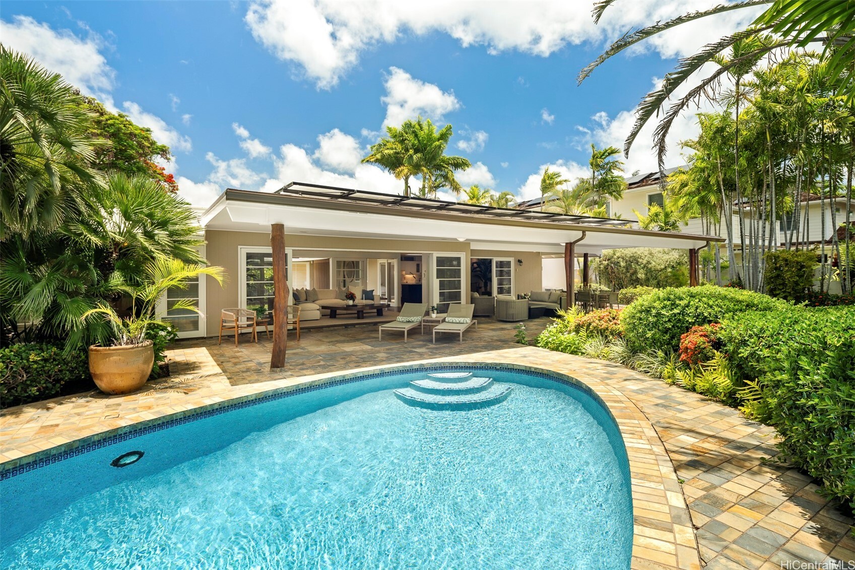 Property Photo: 646 Honua Street HI 96816
