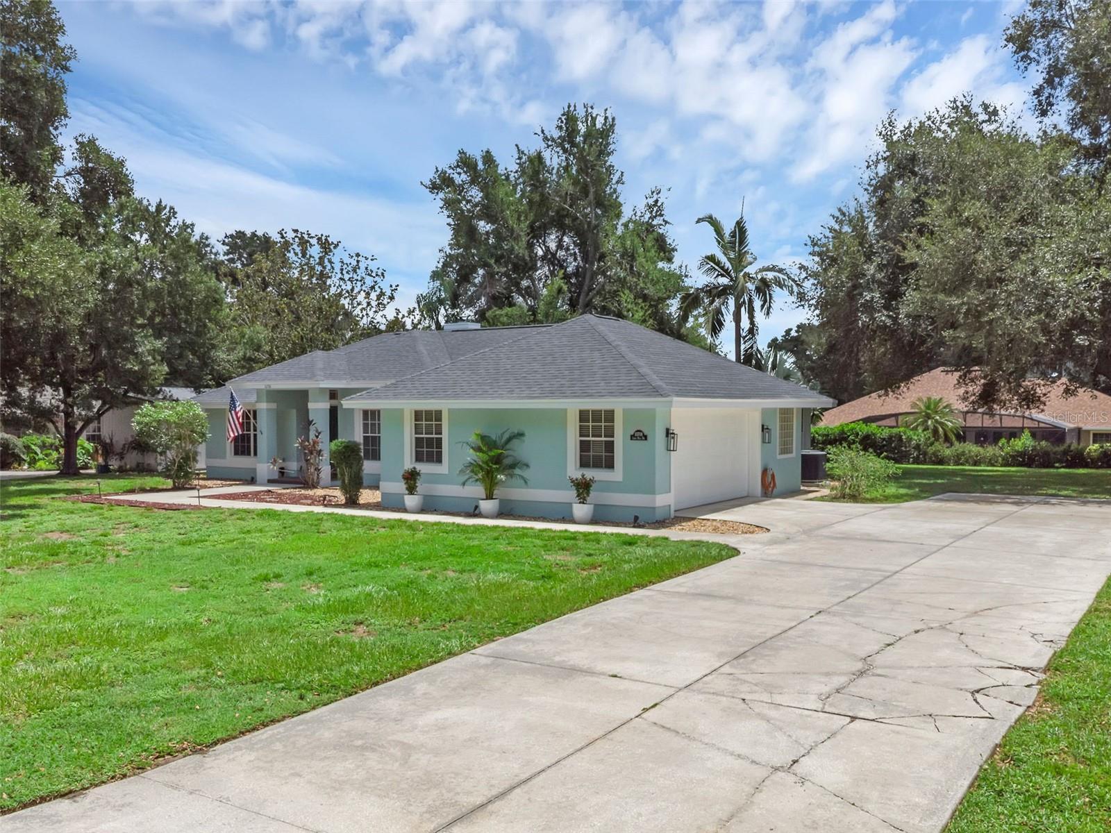 Property Photo: 10708 Lake Hill Drive FL 34711