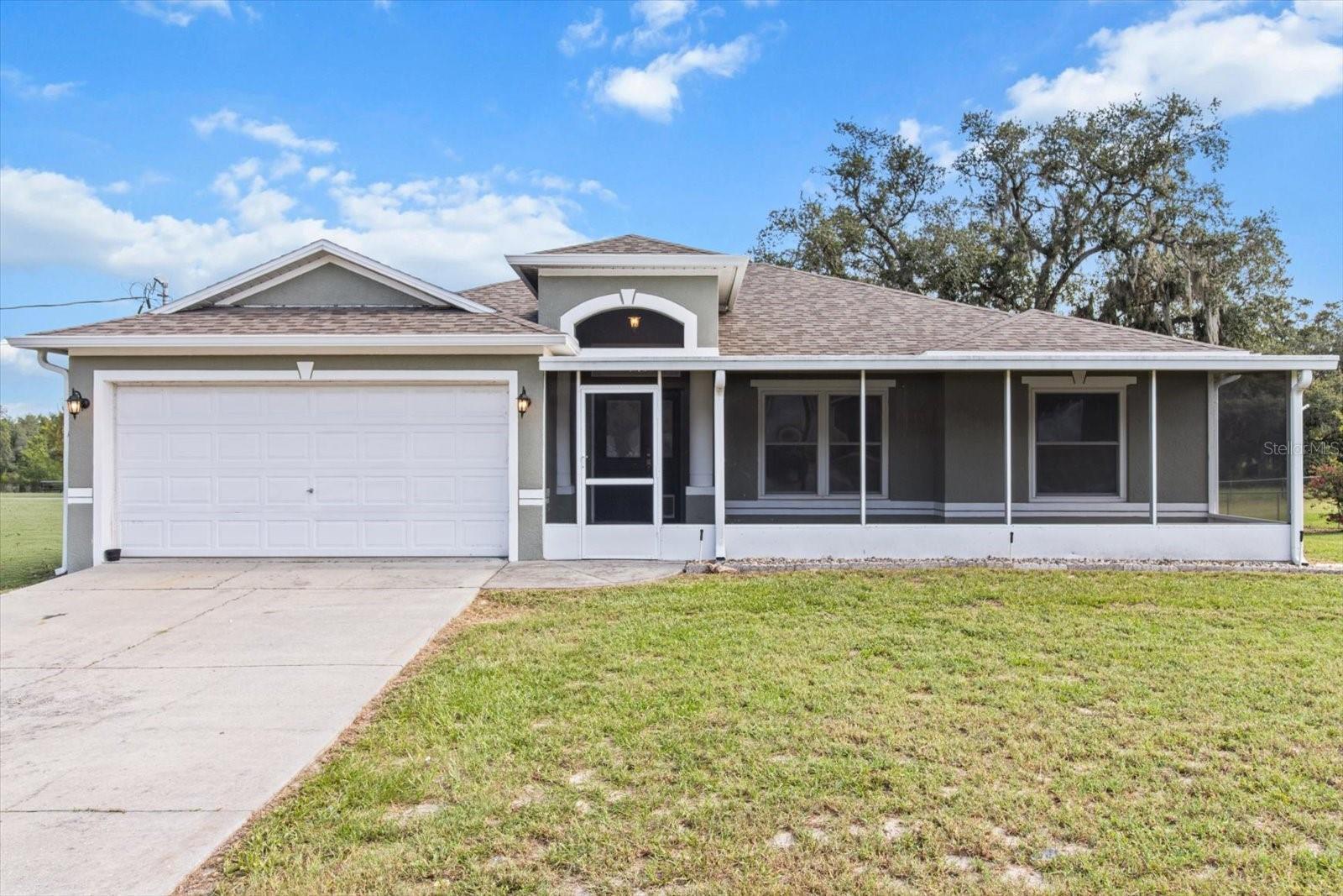 Property Photo: 5921 W Meadowpark Lane FL 34428