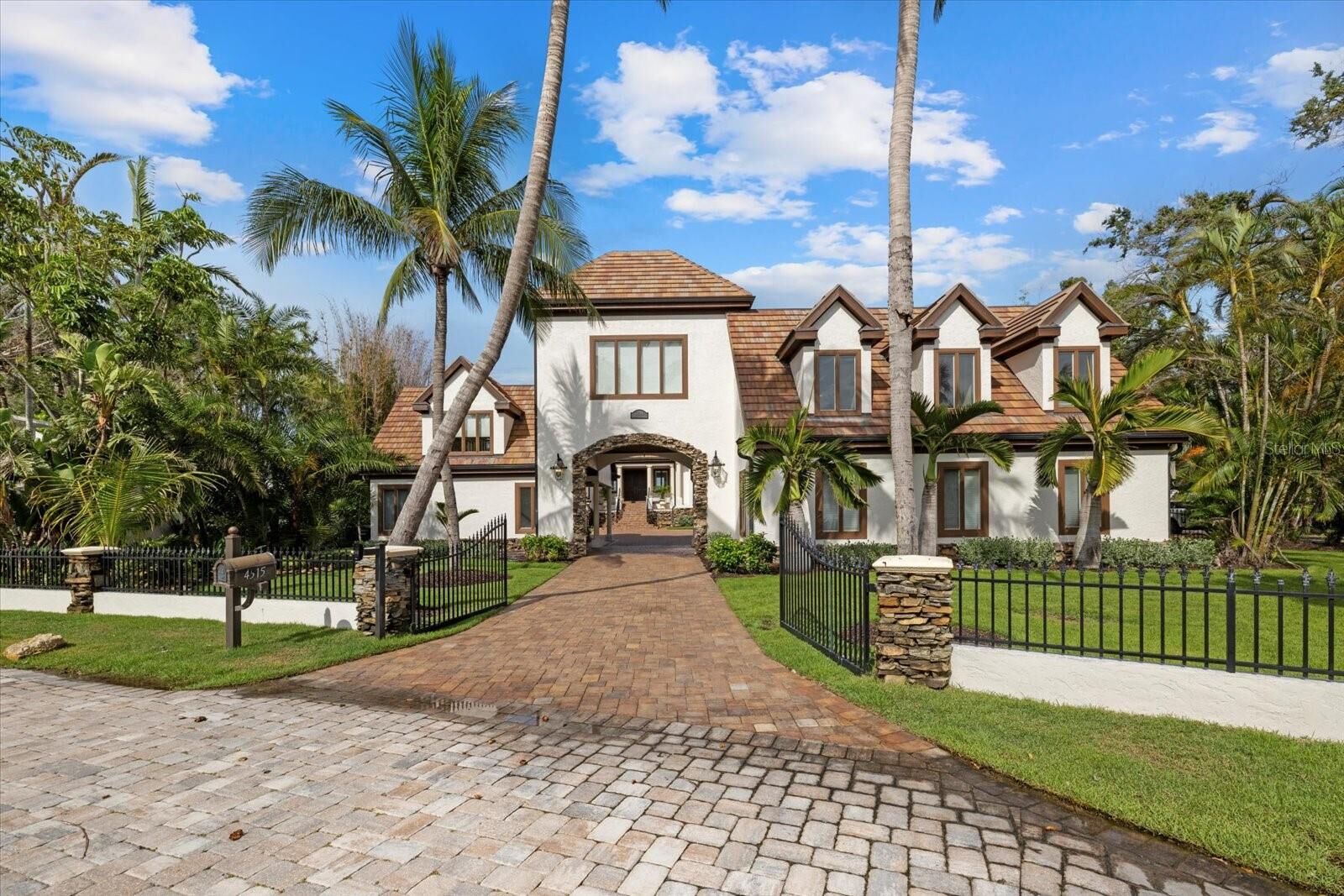 Property Photo:  4315 Mangrove Place  FL 34242 