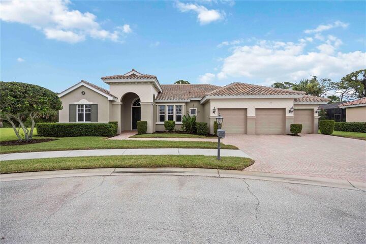 Property Photo: 110 Vicenza Way FL 34275