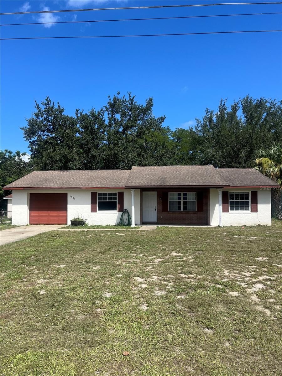 Property Photo: 1585 Triangle Drive FL 32757