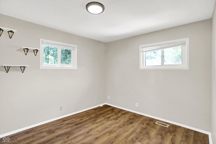 4202 Standish Drive  Indianapolis IN 46221 photo