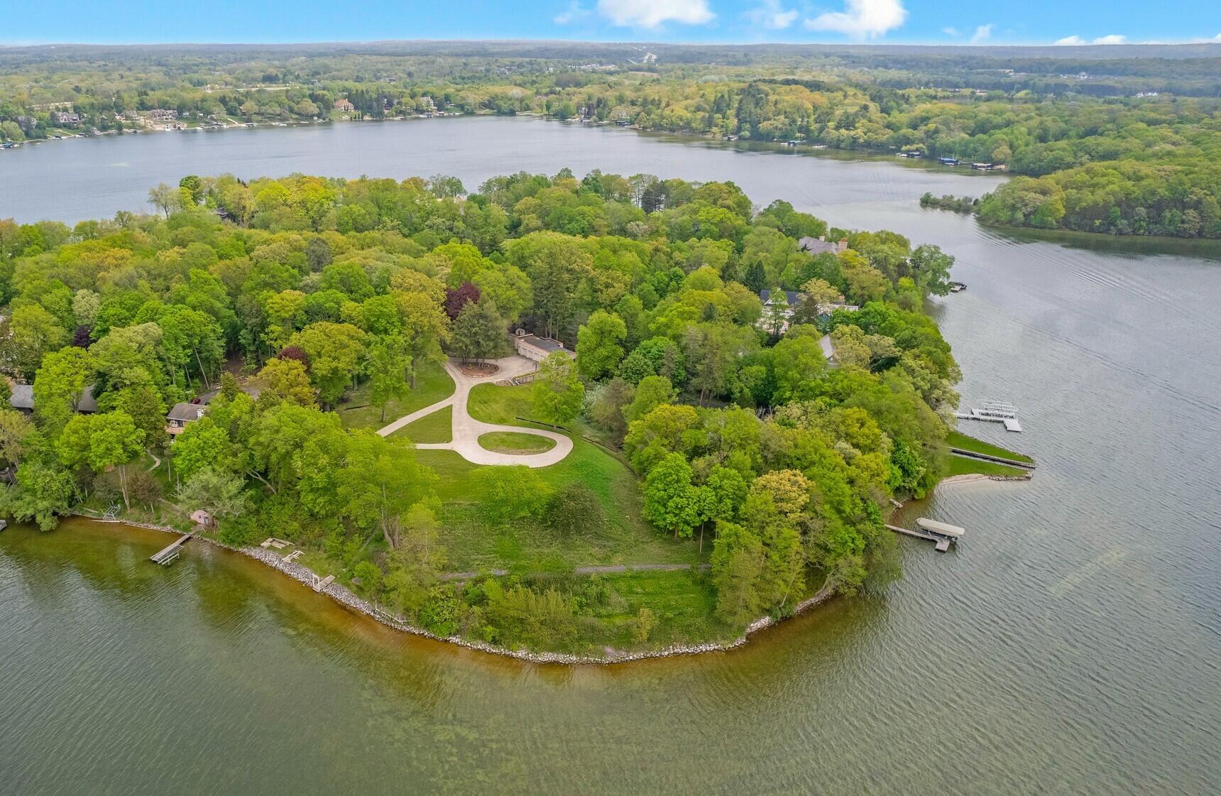 Property Photo:  4545 N Hewitts Point Rd  WI 53066 