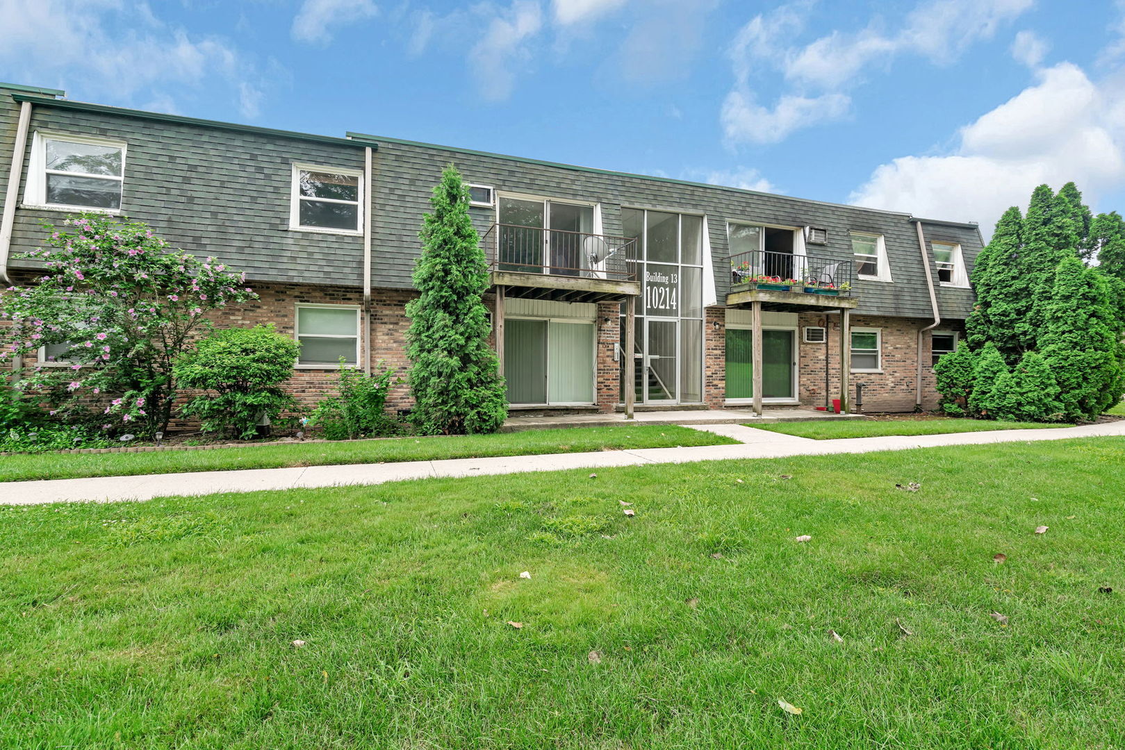 Property Photo: 10214 S 84th Terrace 312 IL 60465