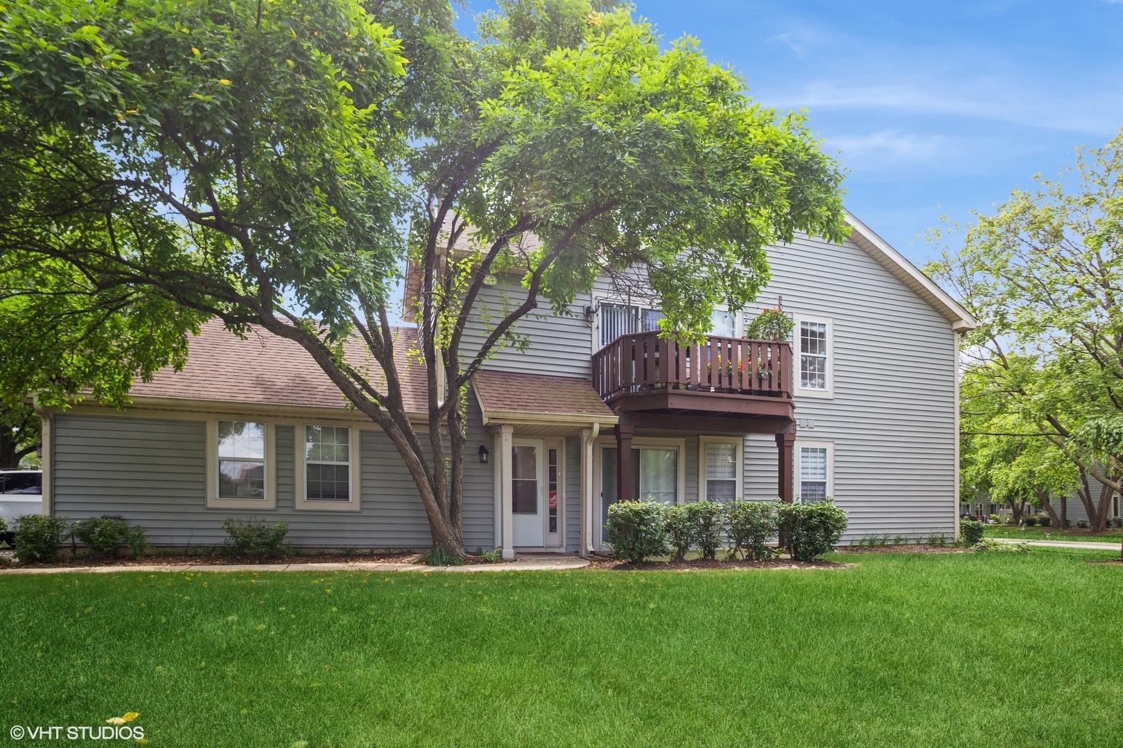 Property Photo: 1051 Rockport Drive 1051 IL 60188