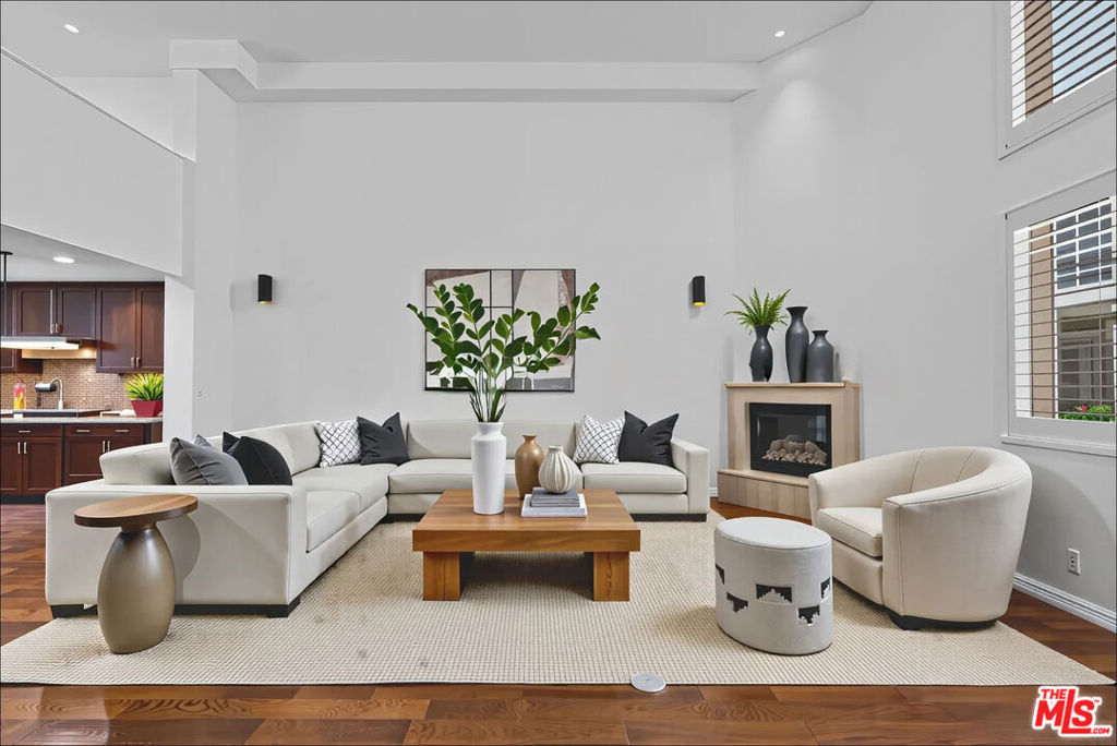 Property Photo:  7403 S Sepulveda Boulevard 108  CA 90045 
