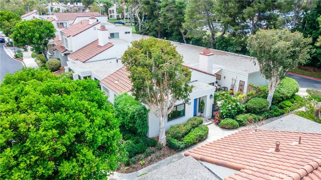Property Photo:  23 Morena 32  CA 92612 