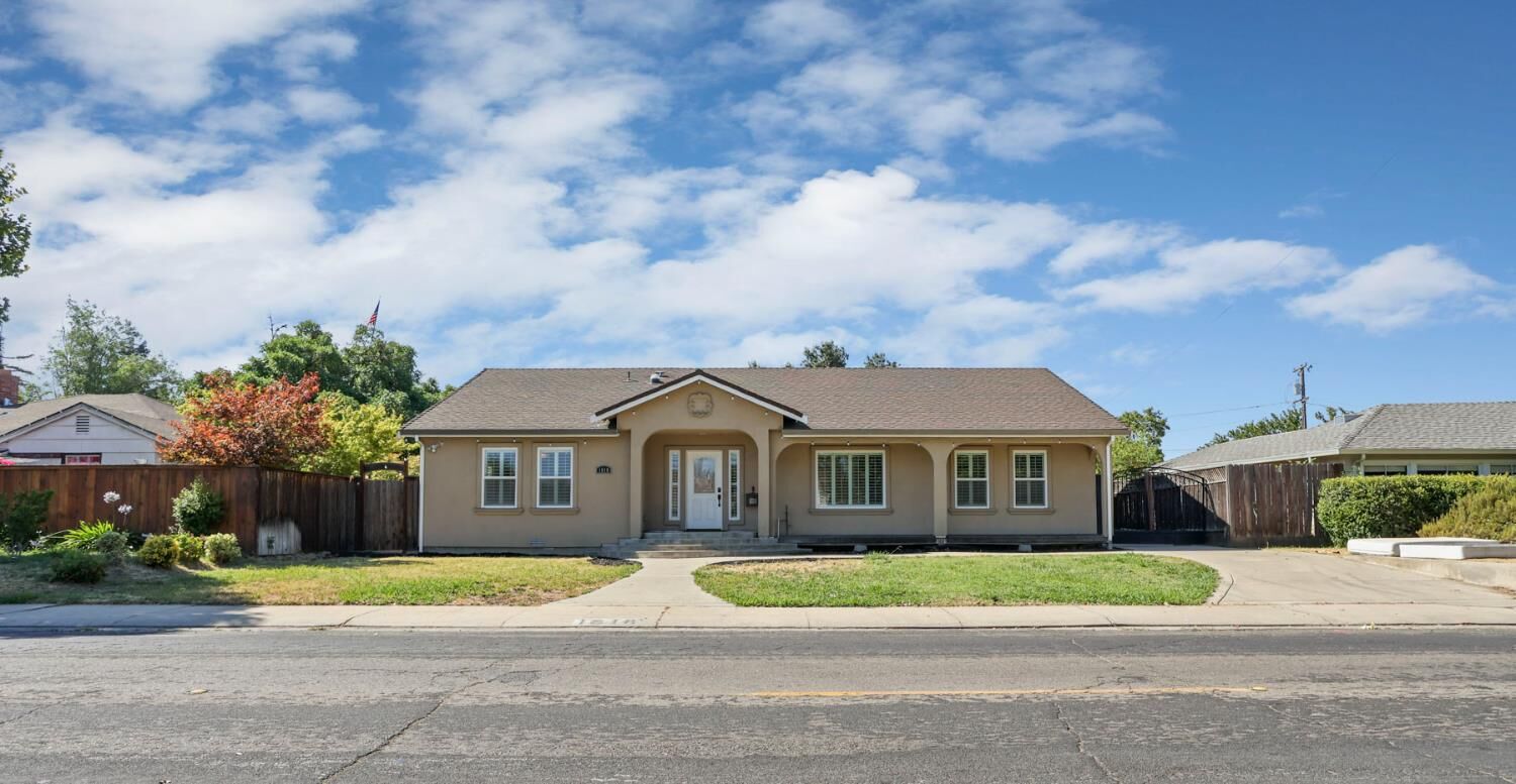 Property Photo:  1618 Princeton Avenue  CA 95204 