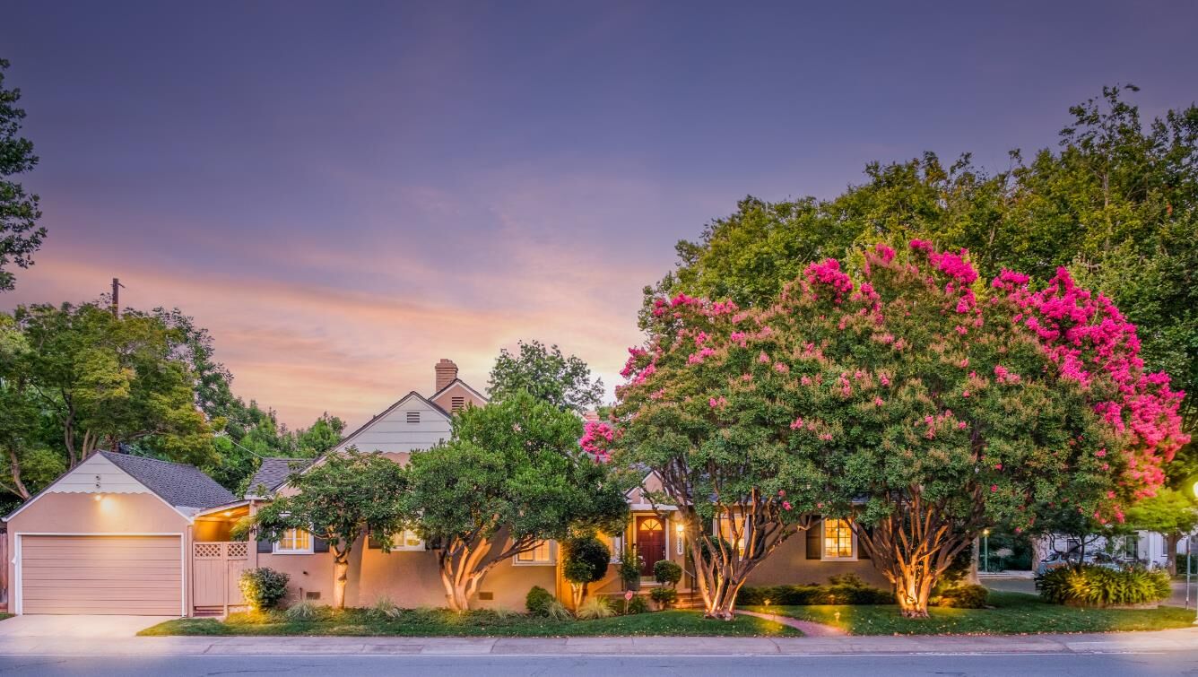 Property Photo:  3435 Land Park Drive  CA 95818 