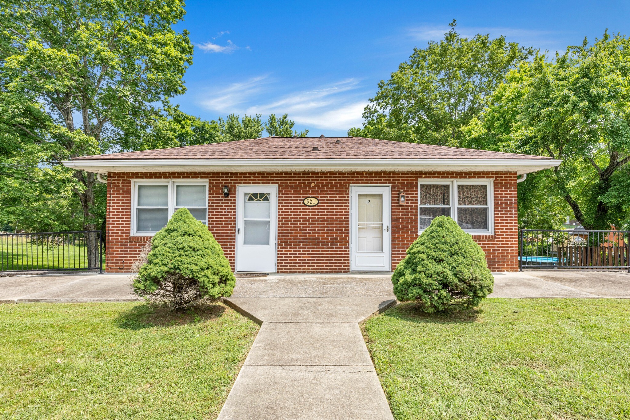 Property Photo: 521 Hawkins Rd TN 37040
