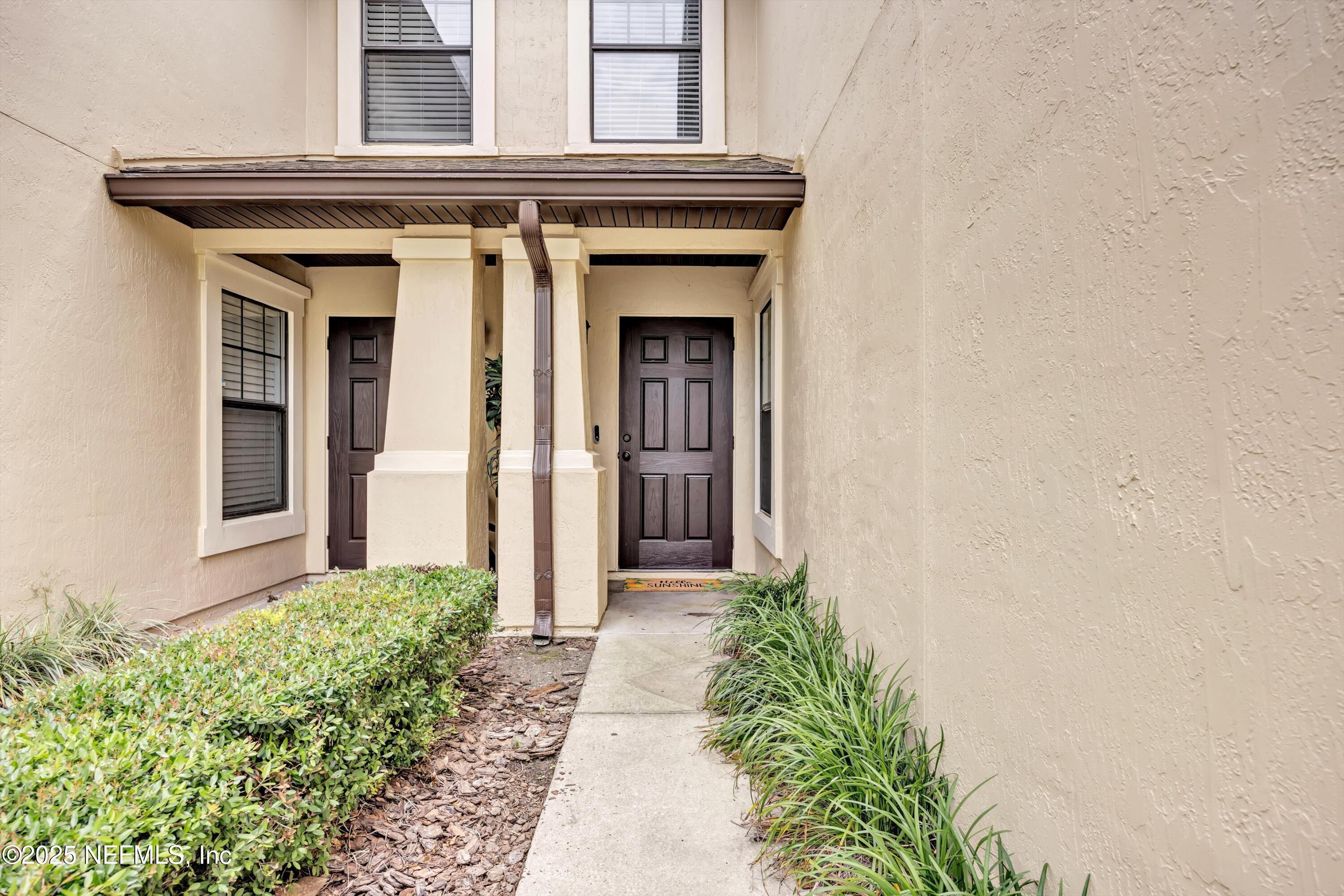 Property Photo:  427 Cabernet Place  FL 32084 
