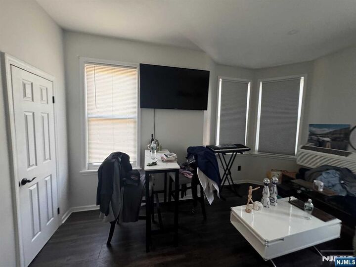 Property Photo:  40 Washington Avenue 3B  NJ 07109 