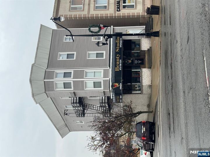 Property Photo:  40 Washington Avenue 3B  NJ 07109 