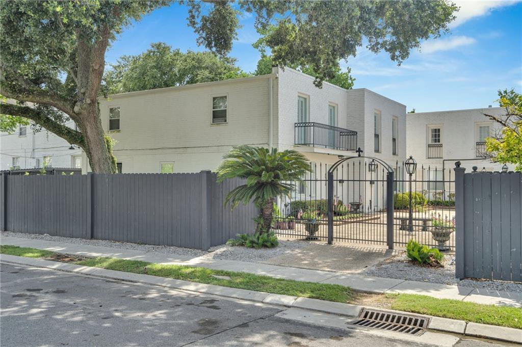 Property Photo: 6940 Orleans Avenue 6940 LA 70124