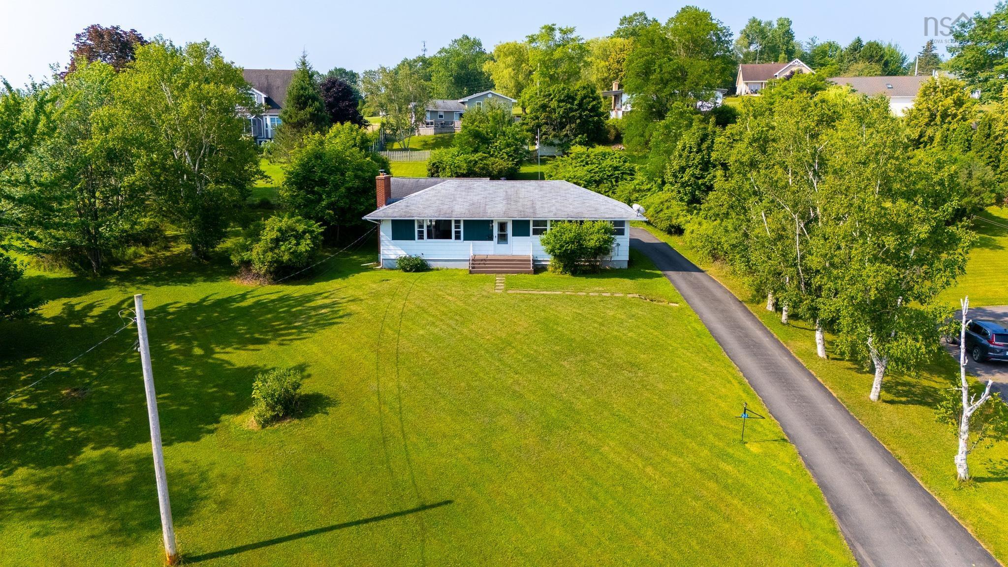 Property Photo: 21 Maple Avenue NS B0P 1P0