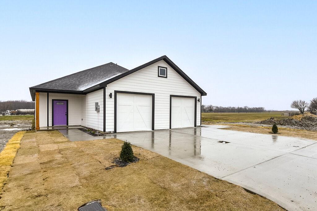 Property Photo: 1020 Burnett Boulevard A TX 76009