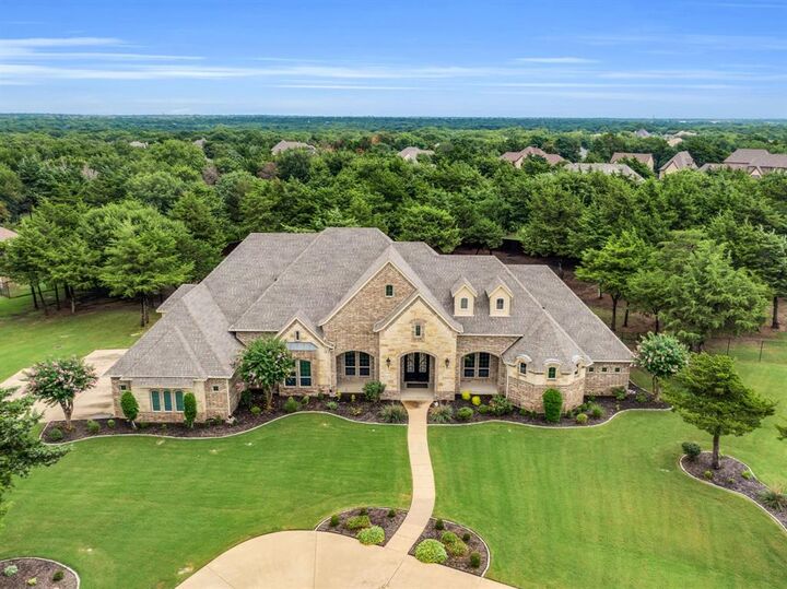 Property Photo: 4310 Powers Branch Drive TX 76065