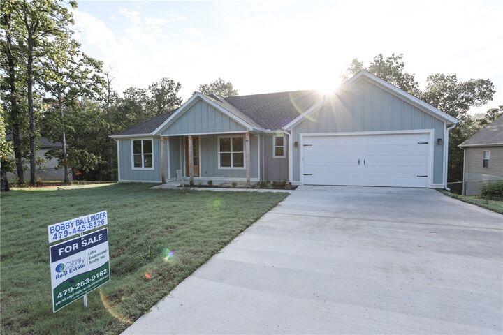 Property Photo:  27 Kirkcudbright Lane  AR 72715 