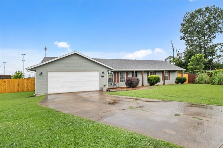 Property Photo: 821 N 12th Terrace AR 72756