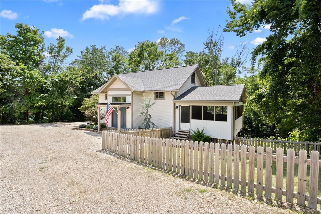 Property Photo: 7 Gretna Green Road AR 72632
