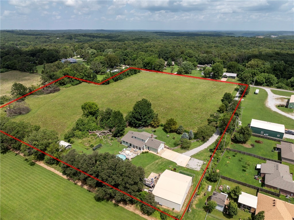 Property Photo: 1111 Rocky Dell Road AR 72736