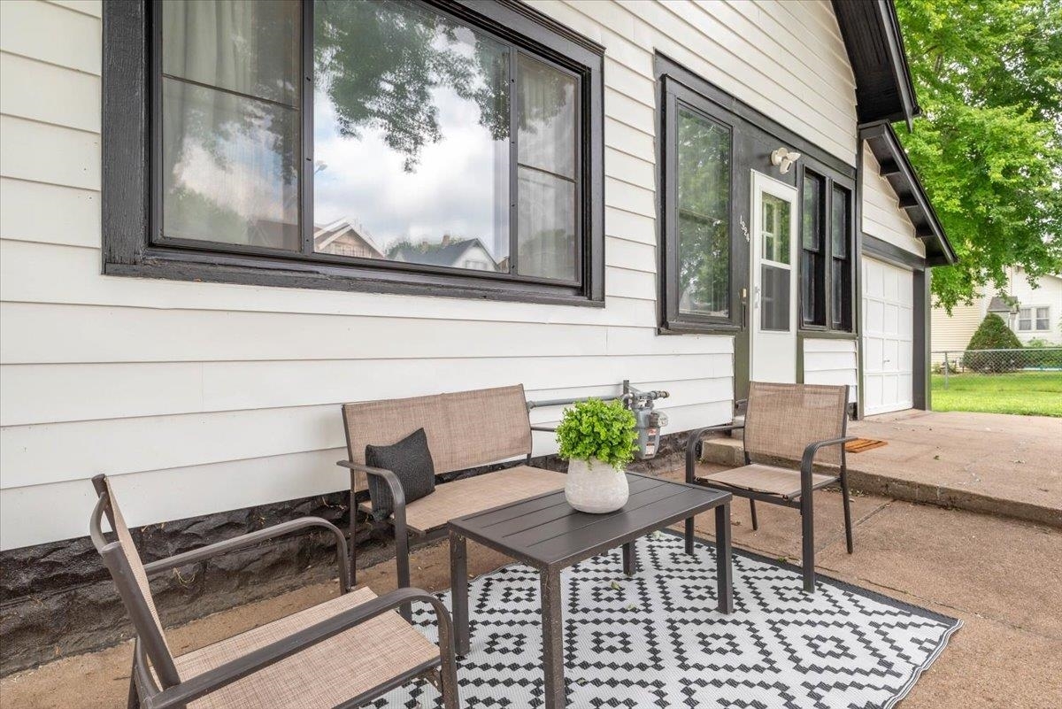 Property Photo: 1924 S 34th Street NE 68105