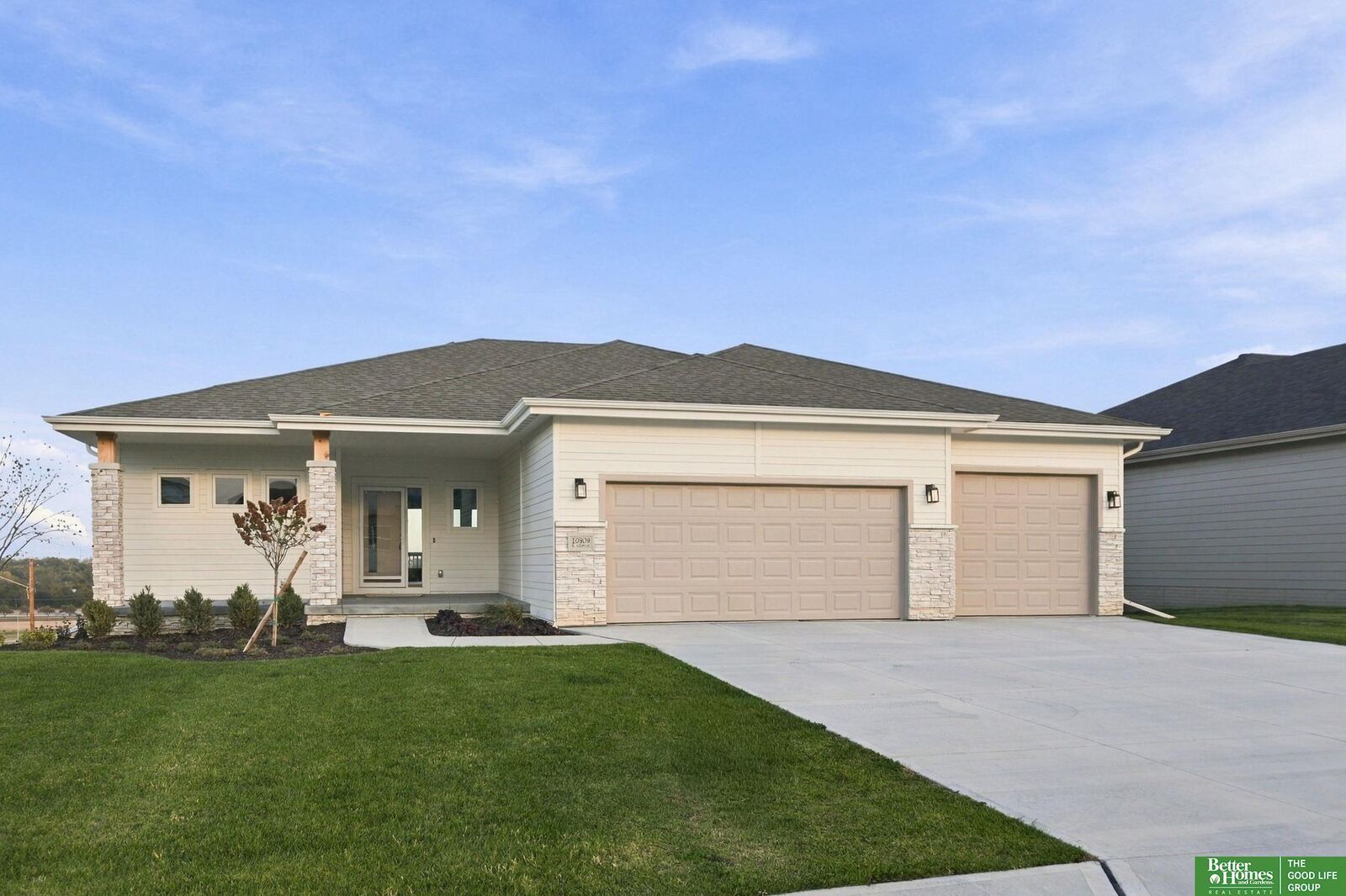 Property Photo:  10909 N 160 Street  NE 68007 