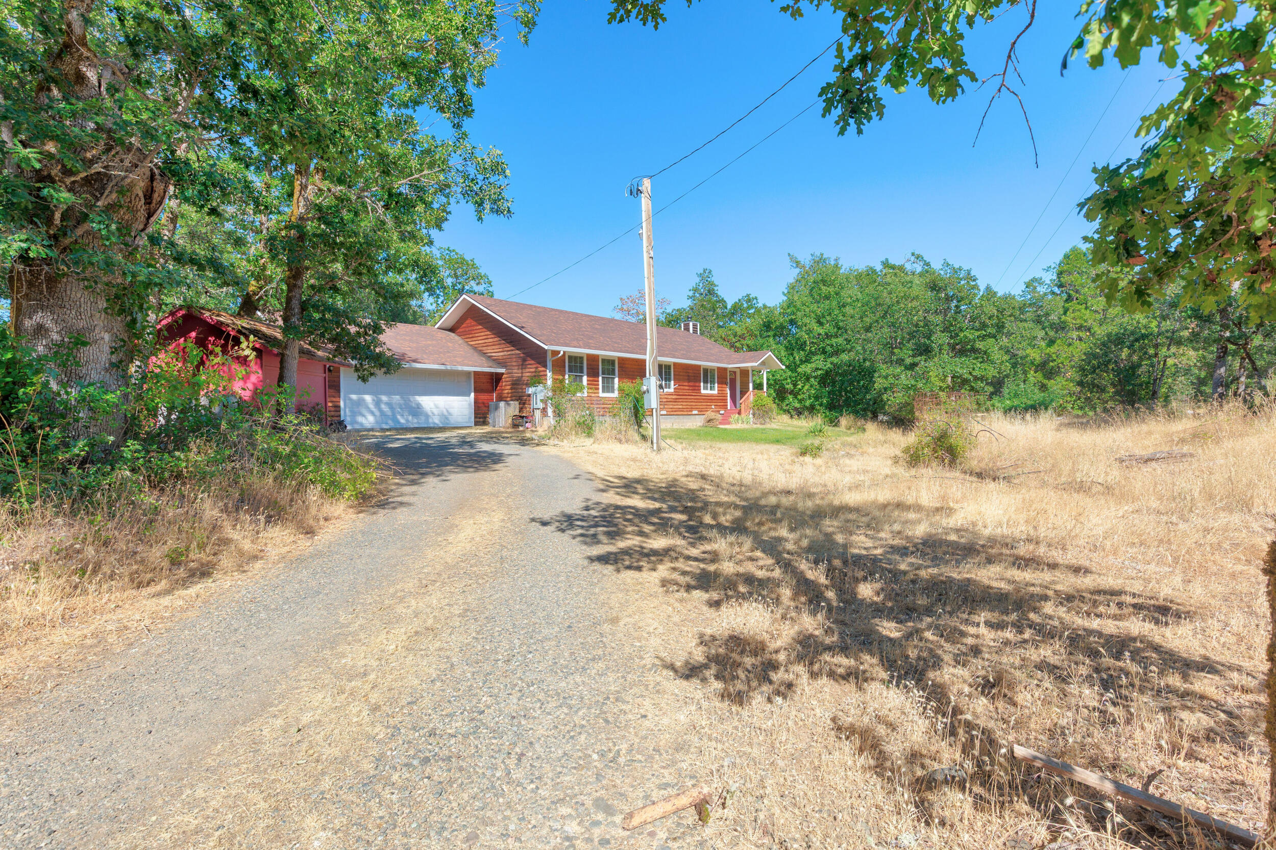 Property Photo: 5626 Lake Shore Drive OR 97538